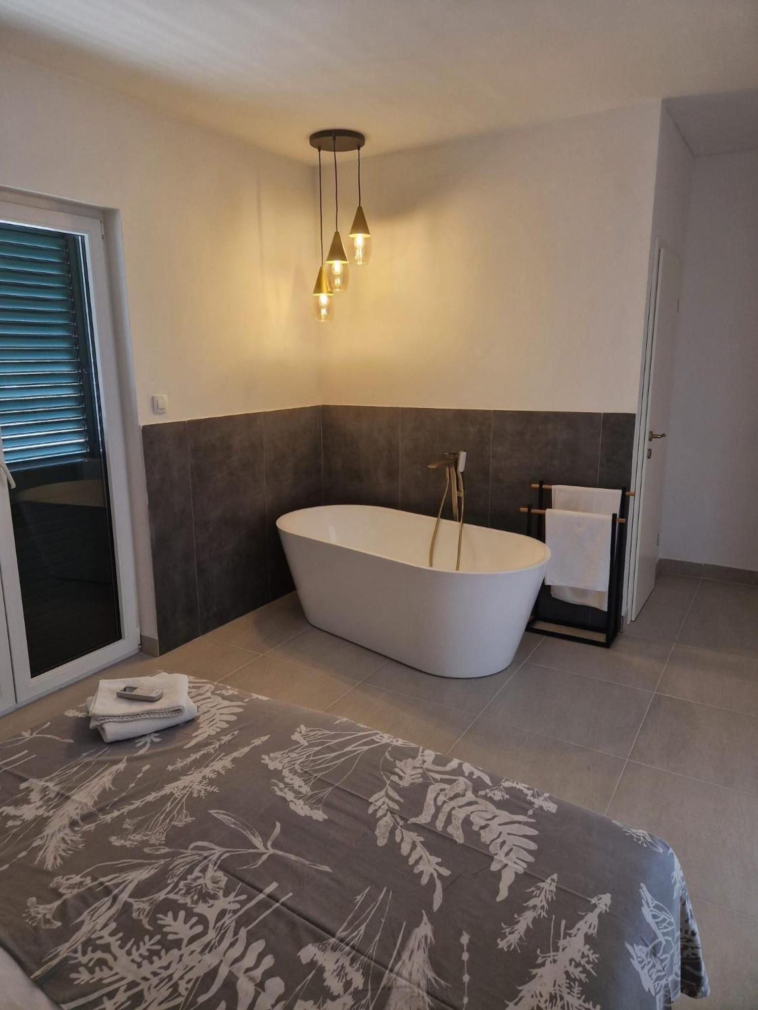 Holiday Home Nino With Amazing Swimming Pool Slatine Zewnętrze zdjęcie
